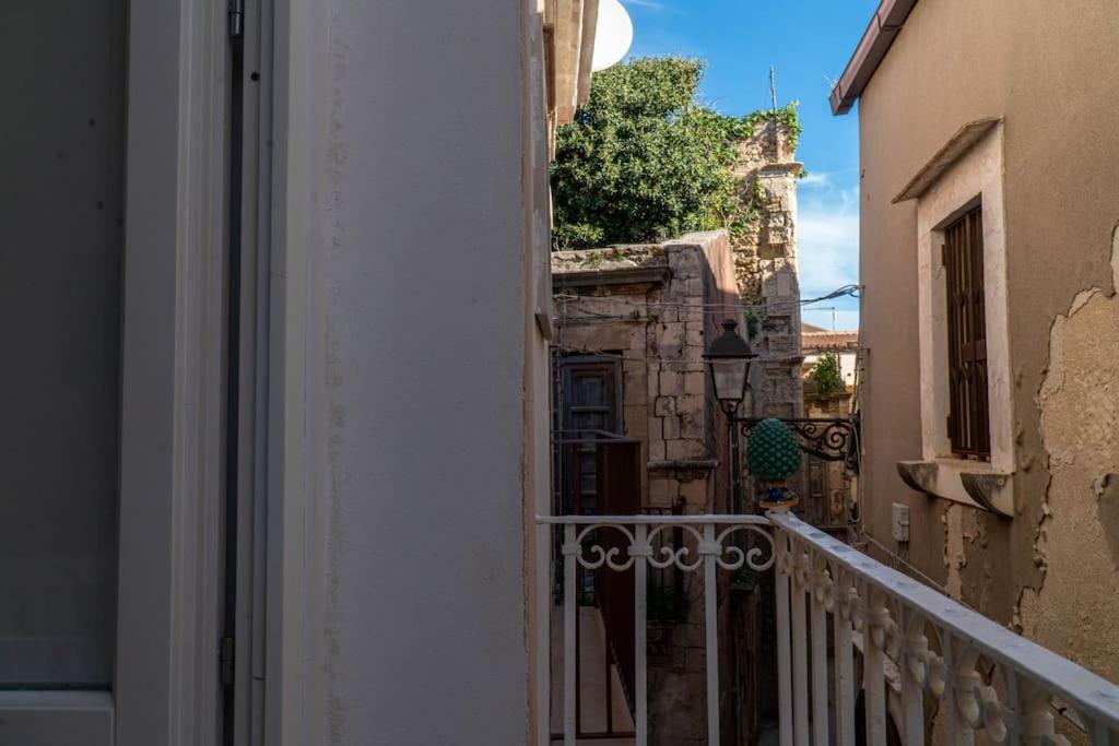 Casa Charm Rosaapartmentsortigia シラクーサ エクステリア 写真