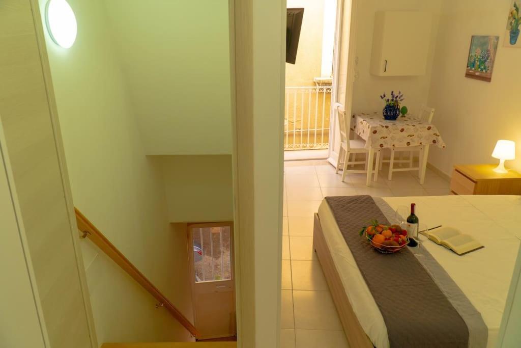 Casa Charm Rosaapartmentsortigia シラクーサ エクステリア 写真
